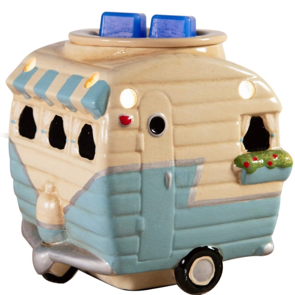 Cute Trailer wax/oil warmer- BRAND NEW!